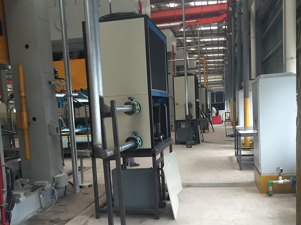 工業油冷機高速運轉會遇到什么問題