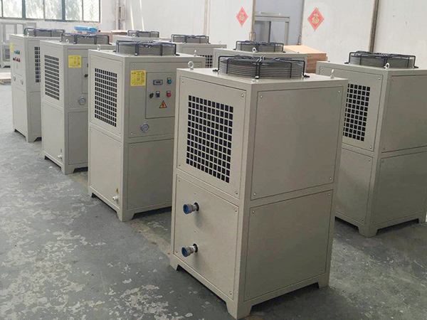 油冷機廠家注意操作不當引起的一系列問題 油冷機廠家注意操作不當引起的一系列問題